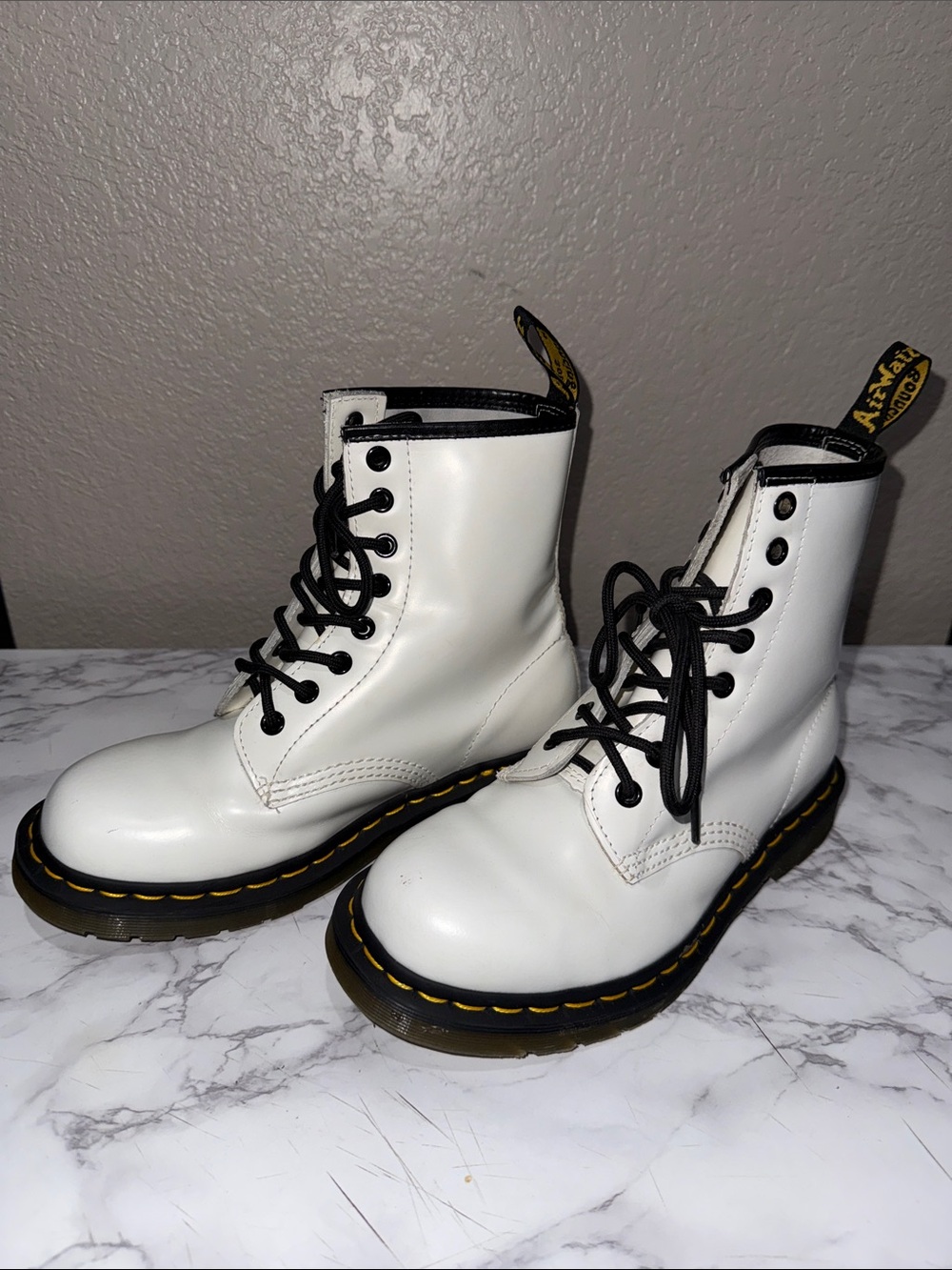 Dr. Martens White Leather 8-Eye Lace-Up Boots with Black Laces NWOT size 5